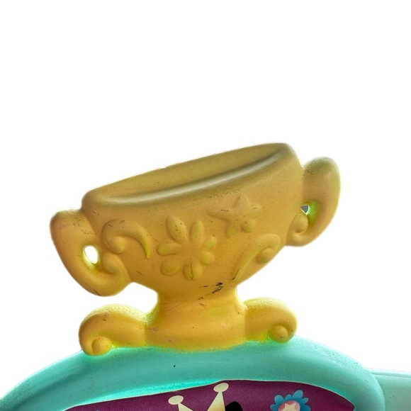 Littlest Pet Shop Tricks & Talent Show Playset 2006 - Picture 4 of 5